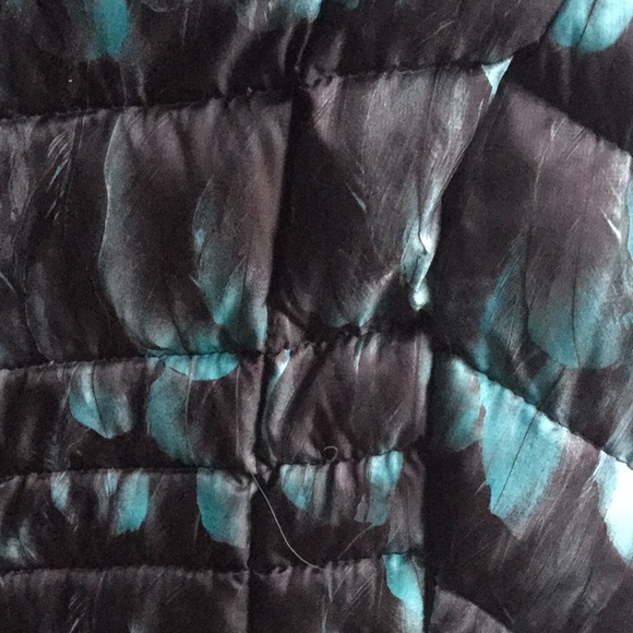 Basin Range down vest. - Picture 3 of 4